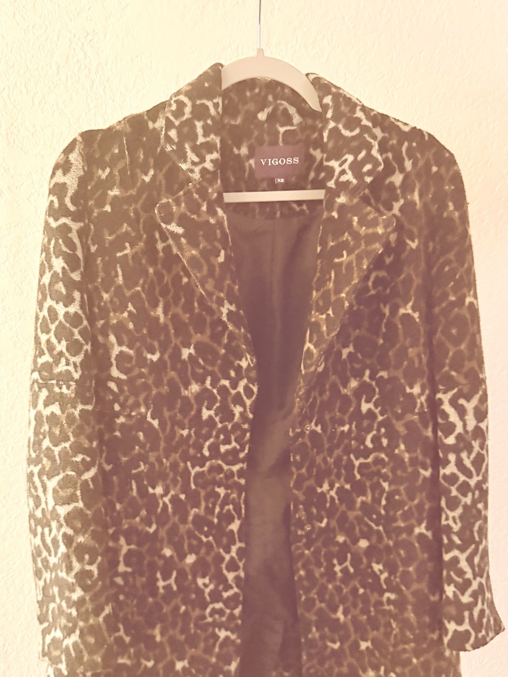 Vigoss Women's Leopard Print Coat in Black and Cream